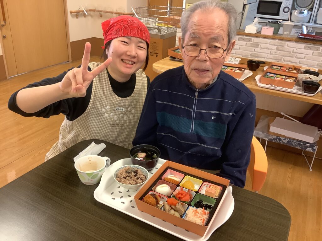 お正月の特別なお食事を提供いたしました！